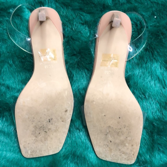 High Heels - Picture 3 of 6